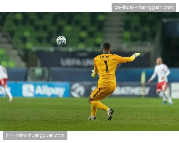 坚守与传承：南特门将拉冯选择续约，立志成为球队新旗帜